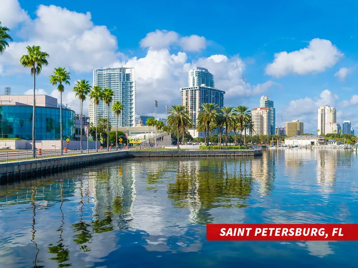 sub-Saint-Petersburg-florida-getty-1