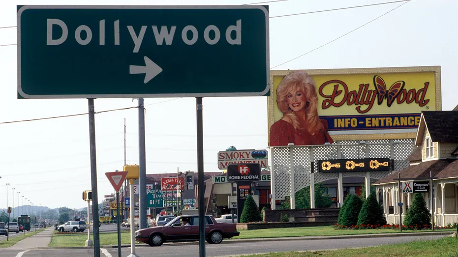 Street sign showing where Dollywood is