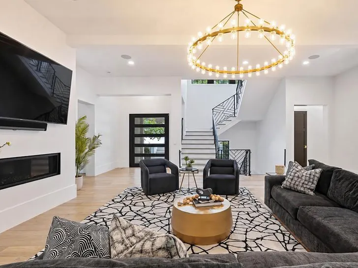 0731-DJ-Moore-Charlotte-Home-For-Sale-Sub1