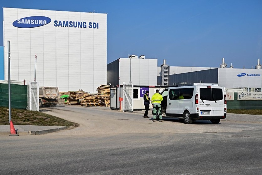 Samsung SDI Raises $3.2B From Display Sale to Power AI Battery Ambitions