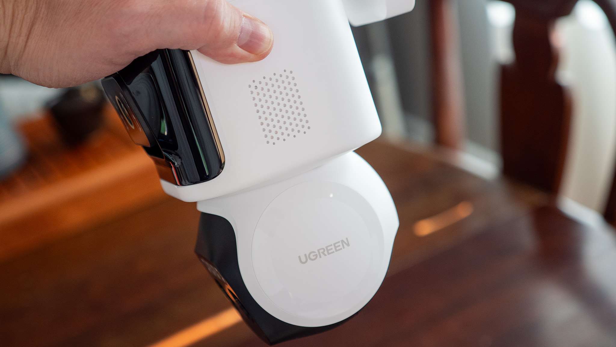 The UGREEN SynCare PoE Cam OD600 Pro that pairs with the UGREEN HomeAgent HA100