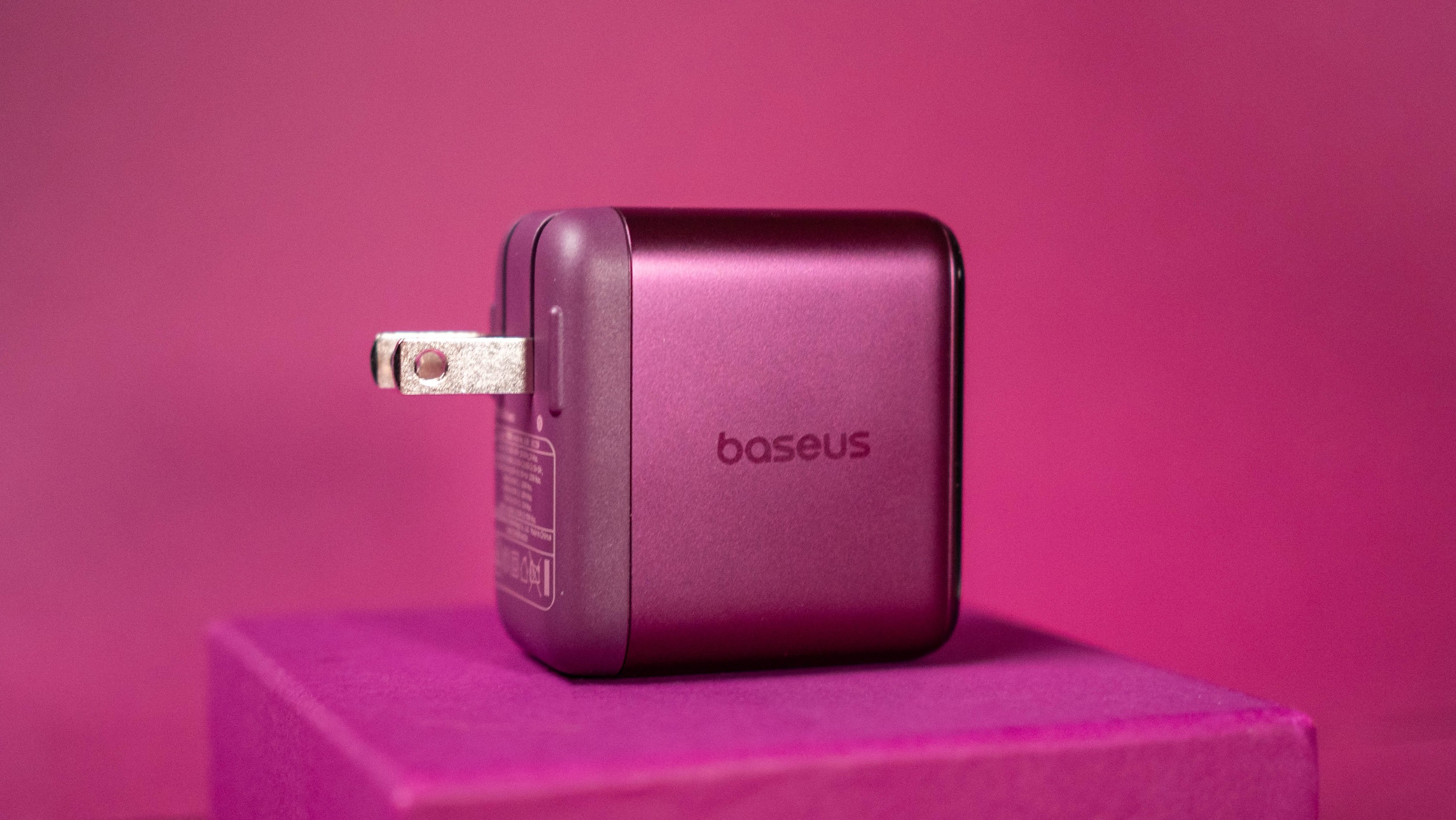 Baseus Dark Cherry iPhone 18 Pro collection review