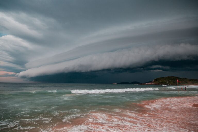 Hurricane Lowell Sets Hawaii Record: First Tornado Watch Issued, 92% of Kauaʻi Loses Power