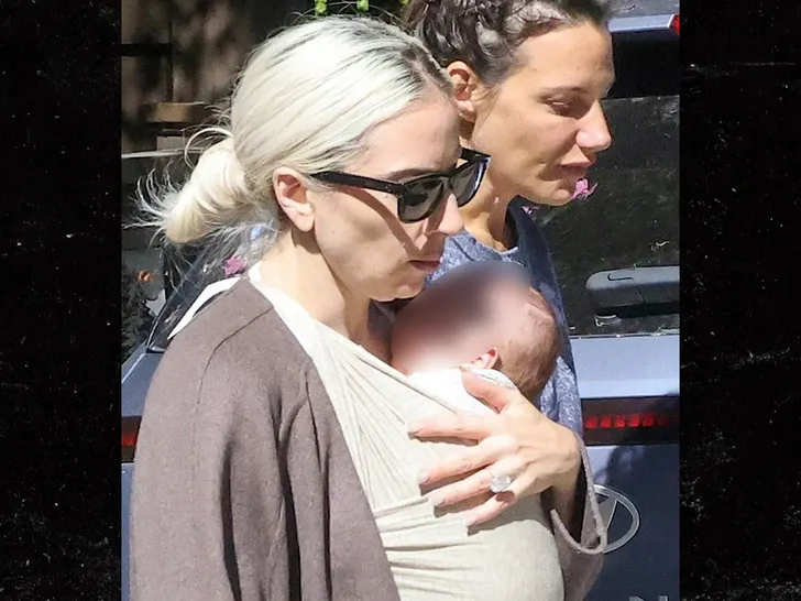 sub-lady-gaga-backgrid-1