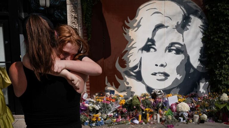 Dolly Parton, Gloria Steinem, and Why Grieving a Celebrity Feels So Personal