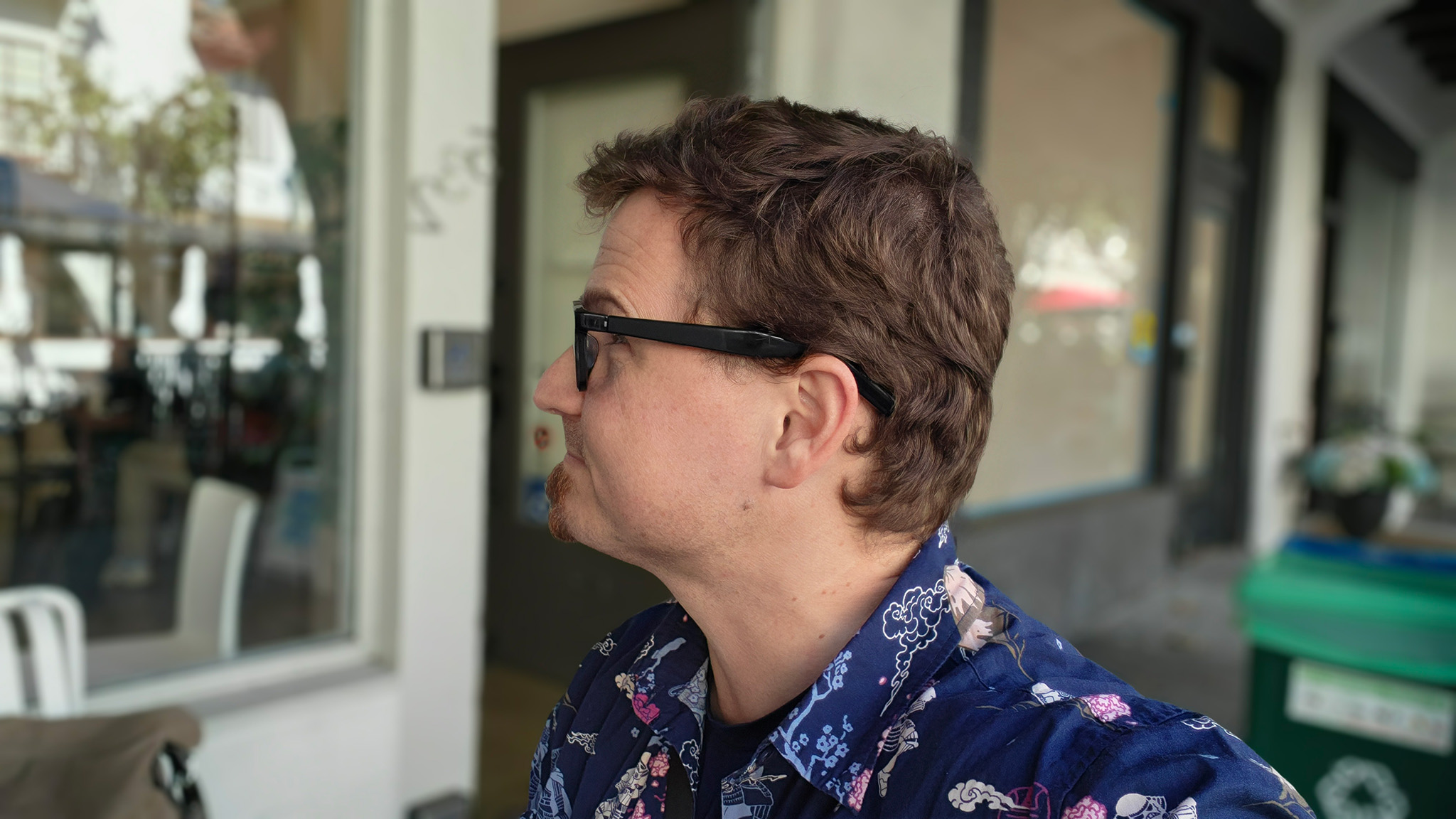 Wearing Vonder Intelligent Eyewear smart glasses