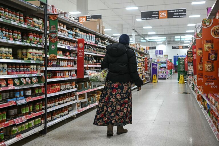 UK Consumer Confidence Rose in September: Savings Surged, Purchase Intent Fell