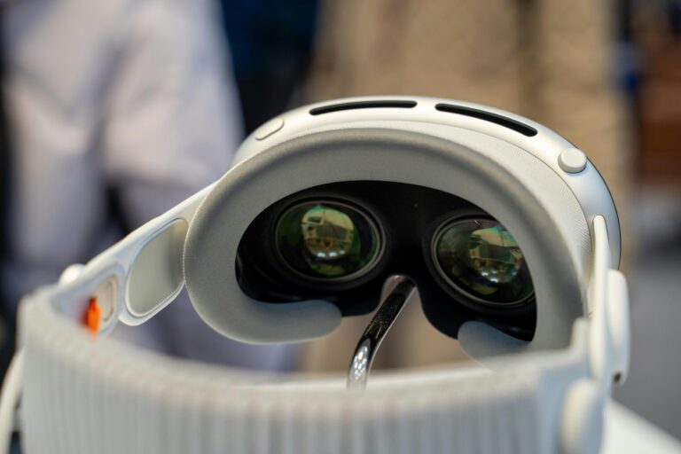 Apple Is Working on New Vision Pro With Various Form Factors, Says Analyst