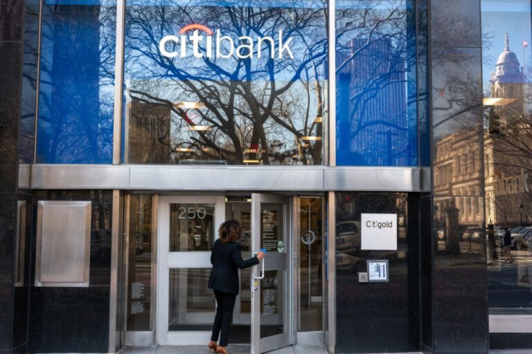 Citi and Coinbase Launch Live Stablecoin Payments and Yield Accounts in Bank-Crypto First