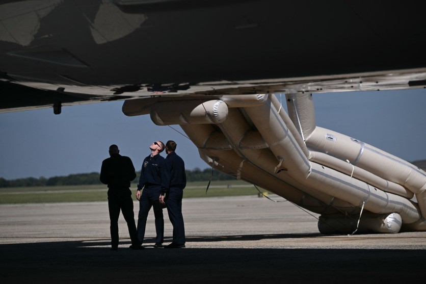 emergency slide new Air Force One deployed