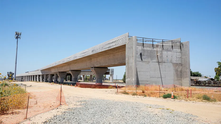 ca high speed rail fresno