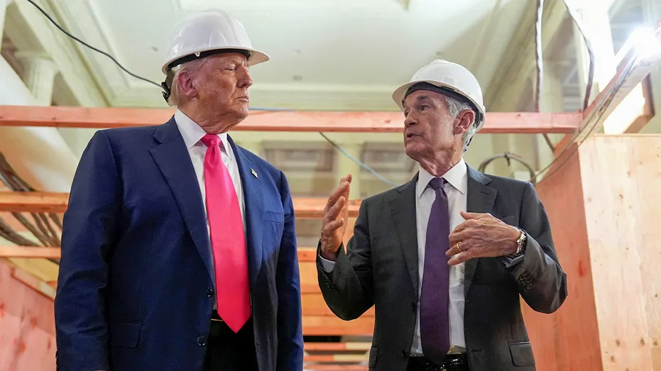 Trump and Powell on a tour of the Fed building
