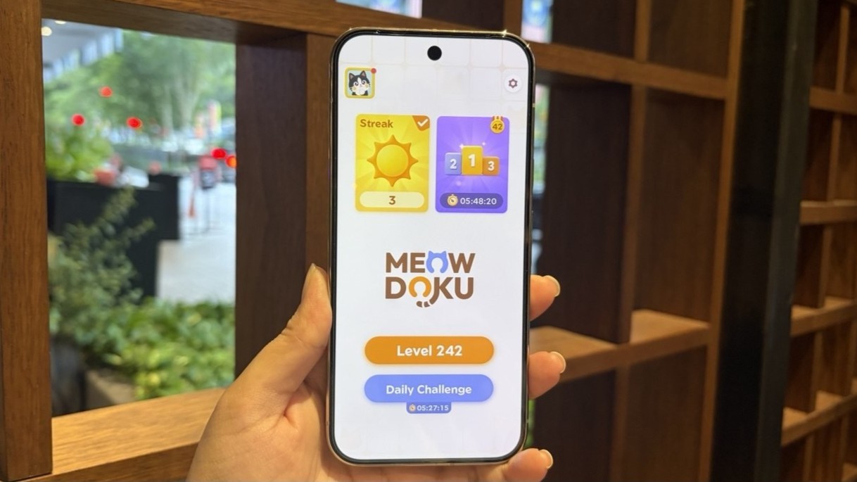Meowdoku Android game on a Pixel 10 Pro