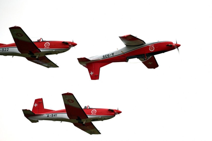 Pilatus PC-7 MKX Completes First Flight: Student Pilots Will Start, Not End, on Glass