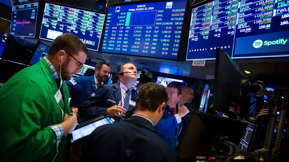 The traders on floor of NYSE