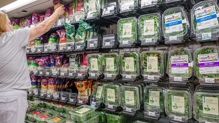 Publix, supermarket, prepackaged lettuce and spinach.