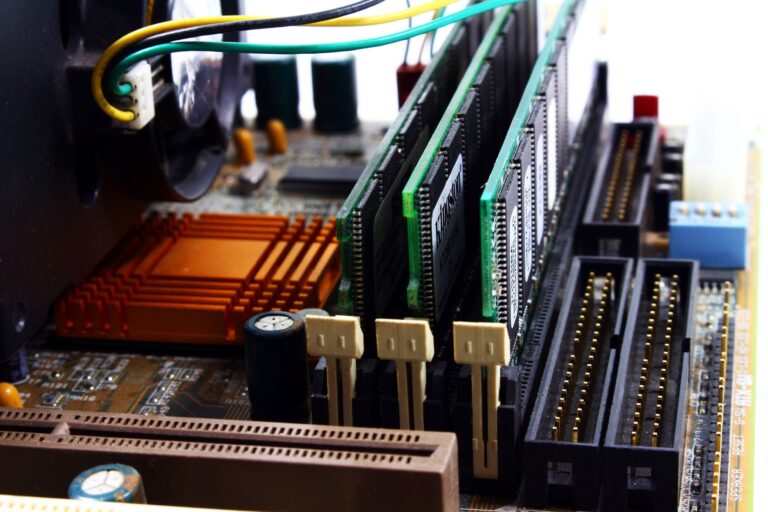 DDR5 Prices Tripled as AI Ate DRAM Supply; Kingston Still Leads at 62% for 23rd Year