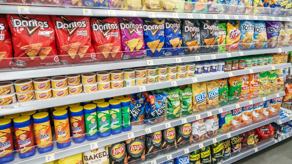 snack food, chips aisle