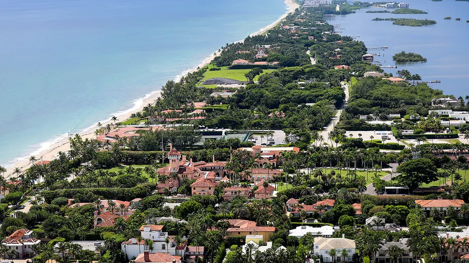 Aerial photo of Palm Beach homes