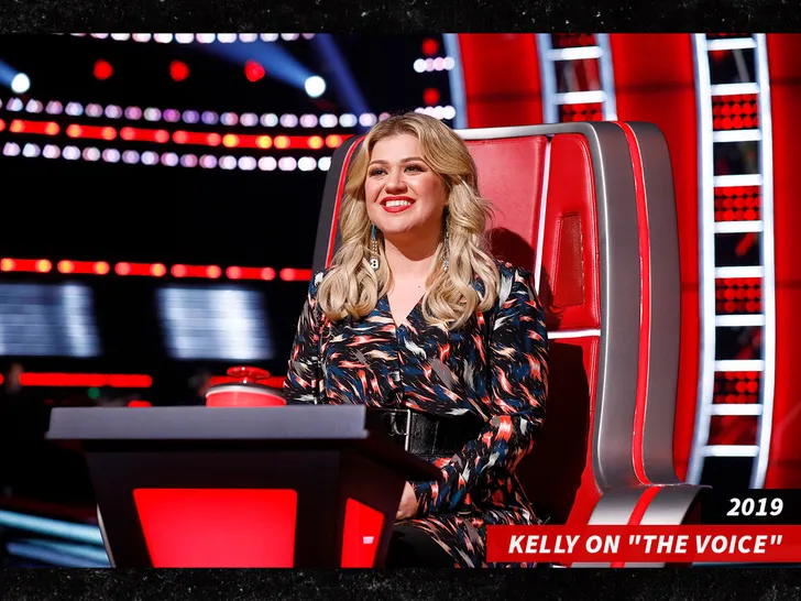 kelly clarkson the voice sub getty swipe