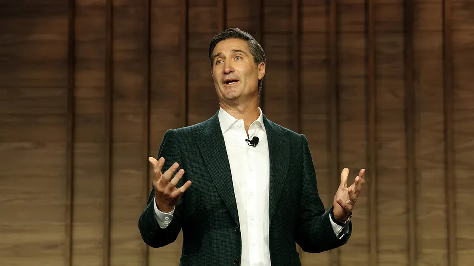 Starbucks CEO Brian Niccol