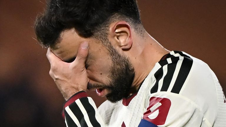 Bruno Fernandes during Man Utd's defeat to Como
