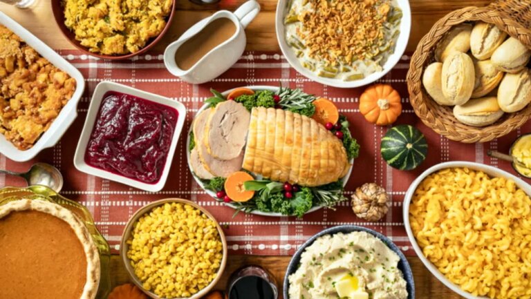 Costco Thanksgiving dinner bundle feeds 8 for just $199.99 online