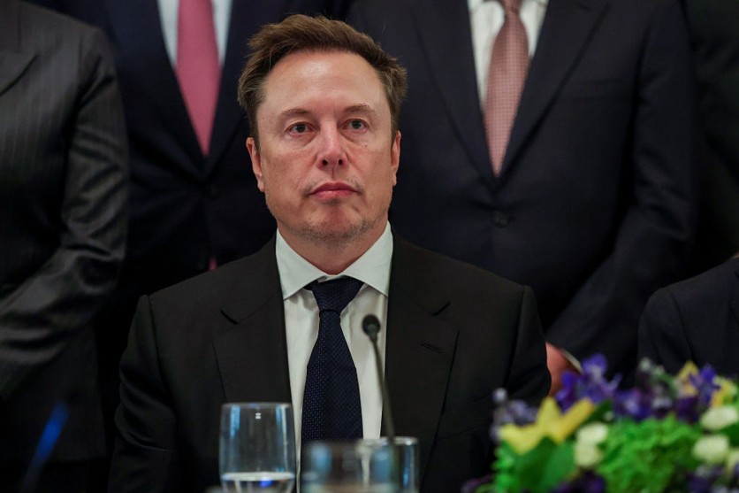 Elon Musk Plans to Give Away SpaceX Shares to American Children Following Anthropic's Public Fund Announcement
