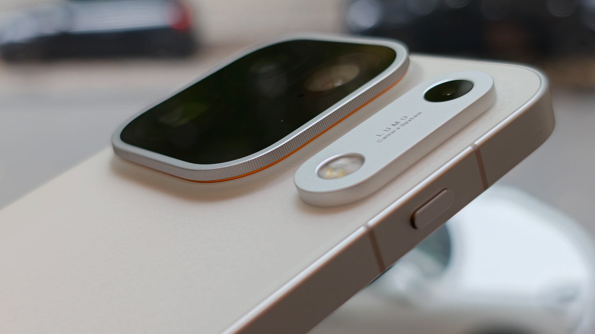 Oppo Find X10 Pro Max in Lunar White