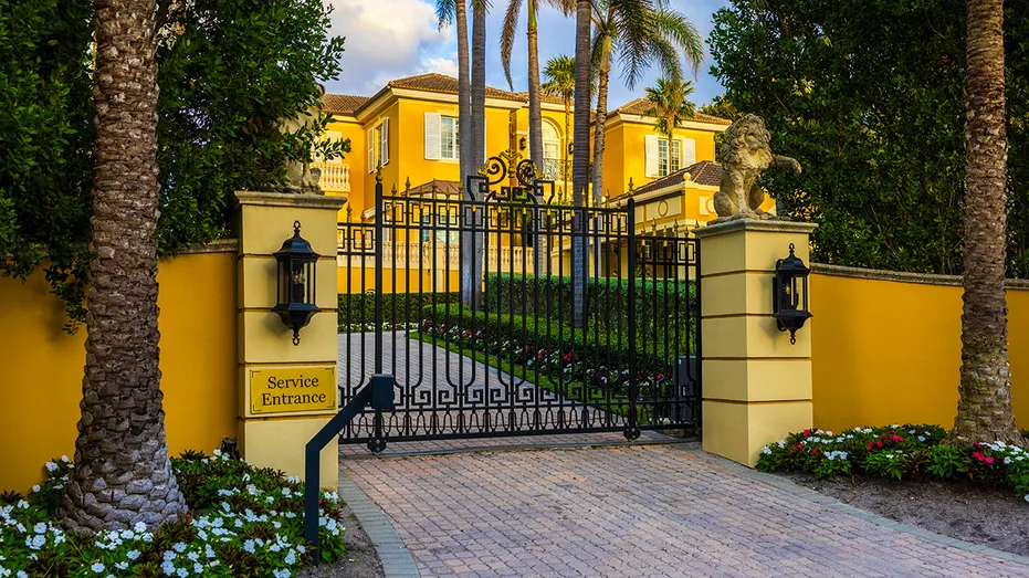 Palm Beach luxury home with gates